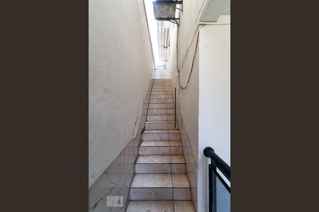 Casa à venda com 200m², 4 quartos e 6 vagasEscada