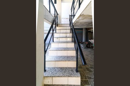 Casa à venda com 200m², 4 quartos e 6 vagasEscada