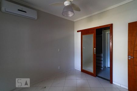 Casa à venda com 200m², 4 quartos e 6 vagasSuíte