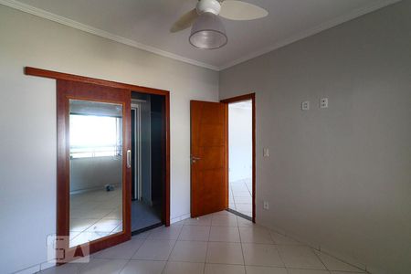 Casa à venda com 200m², 4 quartos e 6 vagasSuíte
