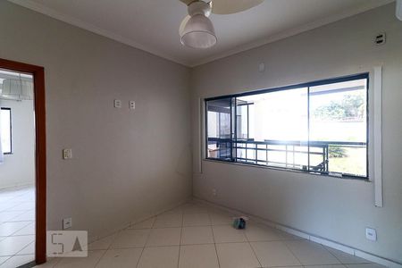 Casa à venda com 200m², 4 quartos e 6 vagasSuíte