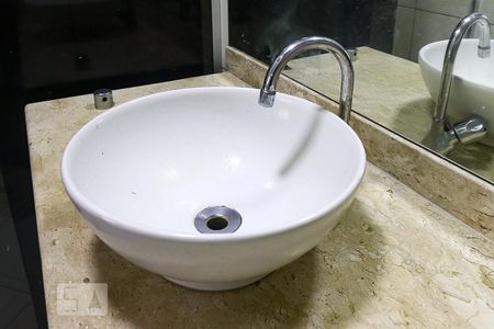 Casa à venda com 200m², 4 quartos e 6 vagasBanheiro da Suíte