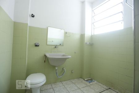 Banheiro de kitnet/studio para alugar com 1 quarto, 37m² em Santa Efigênia, São Paulo