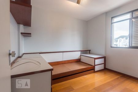 Quarto 1 de apartamento para alugar com 2 quartos, 57m² em Carmo, Belo Horizonte