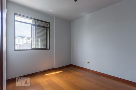 Quarto 2 de apartamento para alugar com 2 quartos, 57m² em Carmo, Belo Horizonte