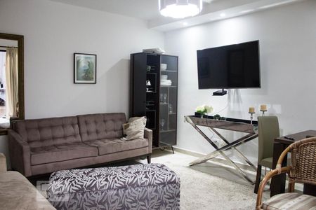 Sala de casa à venda com 3 quartos, 200m² em Chácara Califórnia, São Paulo