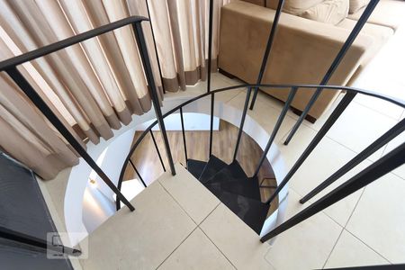 Apartamento à venda com 128m², 3 quartos e 1 vagaEscada para cobertura