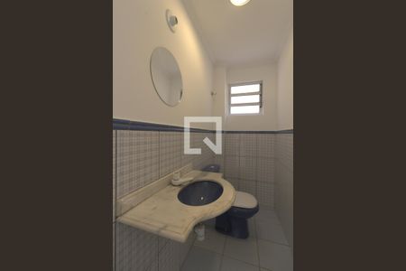 Lavabo de casa para alugar com 3 quartos, 240m² em Vila Ipojuca, São Paulo