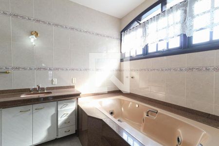 Casa à venda com 143m², 3 quartos e 4 vagas Casa à venda com 143m², 3 quartos e 4 vagasBanheiro da Suíte 2