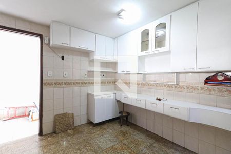 Casa à venda com 143m², 3 quartos e 4 vagas Casa à venda com 143m², 3 quartos e 4 vagasCozinha