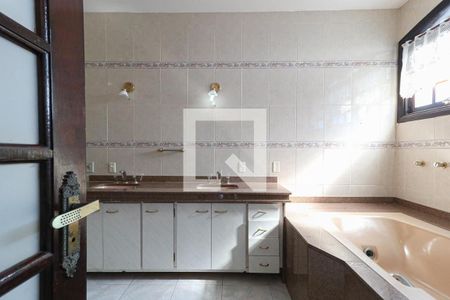 Casa à venda com 143m², 3 quartos e 4 vagas Casa à venda com 143m², 3 quartos e 4 vagasBanheiro da Suíte 2