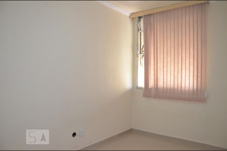 Quarto 1 de apartamento para alugar com 2 quartos, 47m² em Inhauma, Rio de Janeiro