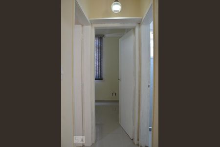 Corredorquarto de apartamento para alugar com 2 quartos, 47m² em Inhauma, Rio de Janeiro