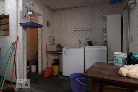 Casa à venda com 232m², 4 quartos e 3 vagas Casa à venda com 232m², 4 quartos e 3 vagasÁrea de Serviço