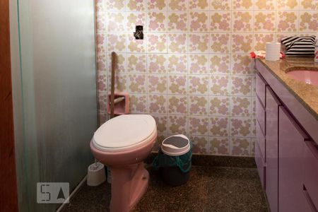 Casa à venda com 232m², 4 quartos e 3 vagas Casa à venda com 232m², 4 quartos e 3 vagasSuíte 3