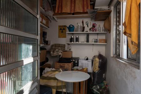 Casa à venda com 232m², 4 quartos e 3 vagas Casa à venda com 232m², 4 quartos e 3 vagasDespensa