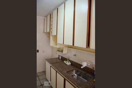 Apartamento à venda com 70m², 2 quartos e 2 vagasCozinha