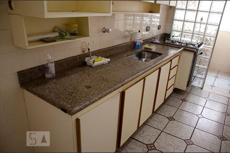 Apartamento à venda com 70m², 2 quartos e 2 vagasCozinha