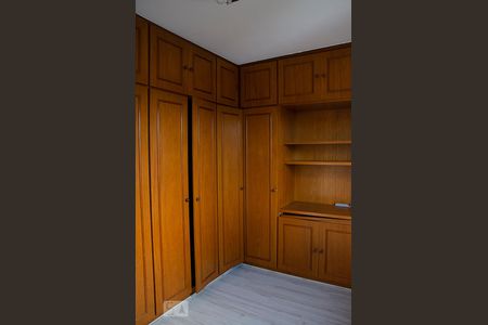 Apartamento à venda com 70m², 2 quartos e 2 vagasQuarto 2