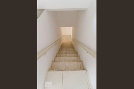 Casa para alugar com 148m², 3 quartos e sem vagaEscada