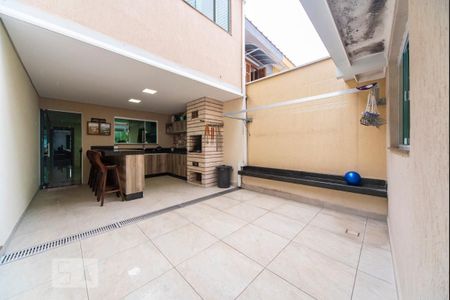 Casa à venda com 200m², 4 quartos e 2 vagasQuintal
