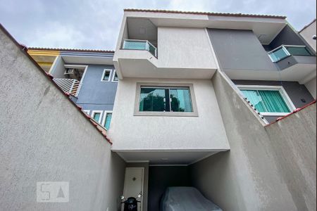 Casa à venda com 200m², 4 quartos e 2 vagasFachada