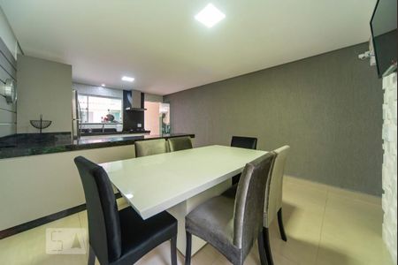 Casa à venda com 200m², 4 quartos e 2 vagasCopa