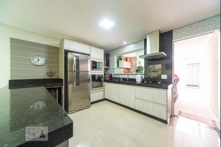 Casa à venda com 200m², 4 quartos e 2 vagasCozinha 