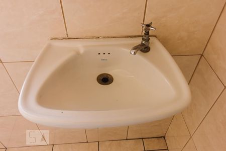 Banheiro da Suíte 1 Pia de apartamento para alugar com 3 quartos, 80m² em Barra Funda, São Paulo