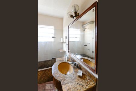 Apartamento à venda com 70m², 2 quartos e 1 vaga Apartamento à venda com 70m², 2 quartos e 1 vagaBanheiro