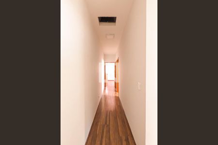 Casa à venda com 180m², 3 quartos e 6 vagasCorredor