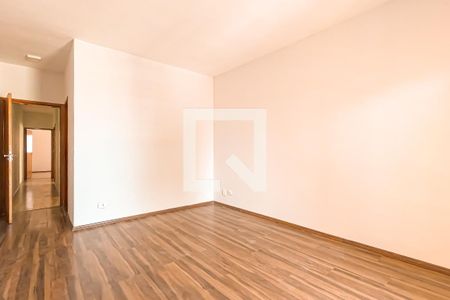 Casa à venda com 180m², 3 quartos e 6 vagasSuíte