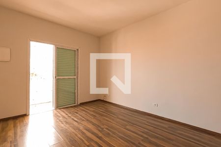 Casa à venda com 180m², 3 quartos e 6 vagasSuíte