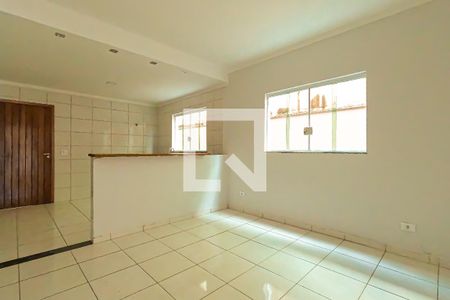 Casa à venda com 180m², 3 quartos e 6 vagasCozinha 