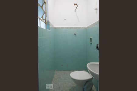 Banheiro de casa para alugar com 1 quarto, 50m² em Vila Ré, São Paulo