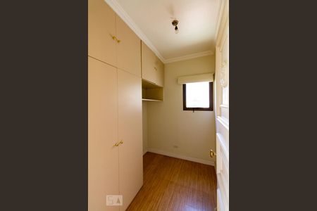 Apartamento à venda com 500m², 4 quartos e 5 vagas Apartamento à venda com 500m², 4 quartos e 5 vagasQuarto de Serviço 2