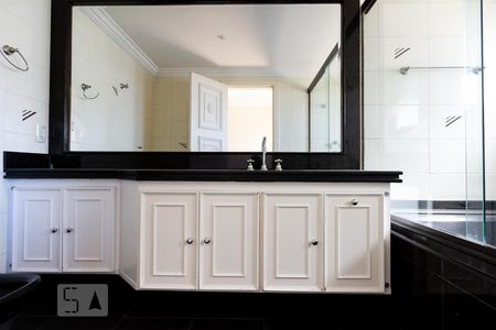 Apartamento à venda com 500m², 4 quartos e 5 vagas Apartamento à venda com 500m², 4 quartos e 5 vagasBanheiro da Suíte 3