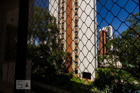Apartamento à venda com 500m², 4 quartos e 5 vagas Apartamento à venda com 500m², 4 quartos e 5 vagasVista do Quarto de Serviço