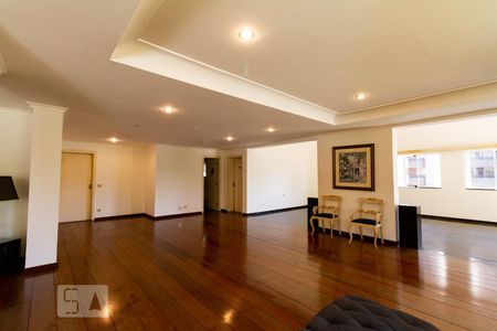 Apartamento à venda com 500m², 4 quartos e 5 vagas Apartamento à venda com 500m², 4 quartos e 5 vagasÁrea comum - Salão de festas