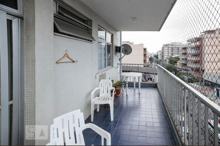 Apartamento à venda com 71m², 2 quartos e 1 vagaVaranda