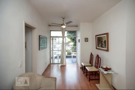 Apartamento à venda com 71m², 2 quartos e 1 vagaSala