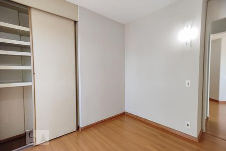 Quarto 1 de apartamento para alugar com 2 quartos, 52m² em Jardim Olympia, São Paulo