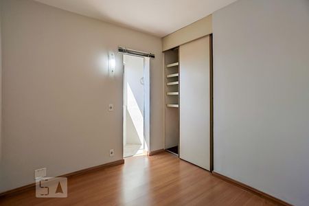Quarto 1 de apartamento para alugar com 2 quartos, 52m² em Jardim Olympia, São Paulo