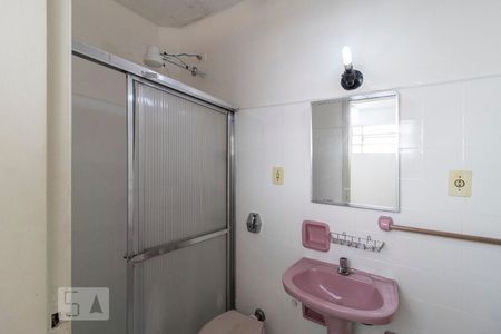 Banheiro de casa para alugar com 2 quartos, 63m² em Planalto Paulista, São Paulo