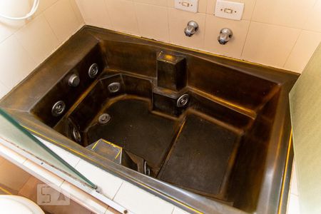 Casa à venda com 220m², 5 quartos e 3 vagasBanheira