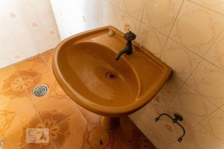 Casa à venda com 220m², 5 quartos e 3 vagasBanheiro externo