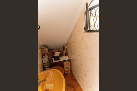 Casa à venda com 220m², 5 quartos e 3 vagasBanheiro externo