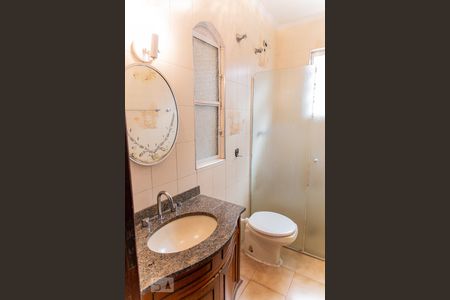 Casa à venda com 220m², 5 quartos e 3 vagasBanheiro 1