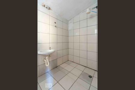 Banheiro de casa para alugar com 1 quarto, 40m² em Jardim das Camélias, São Paulo