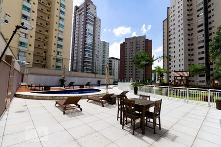 Apartamento à venda com 122m², 2 quartos e 2 vagasÁrea comum - Piscina